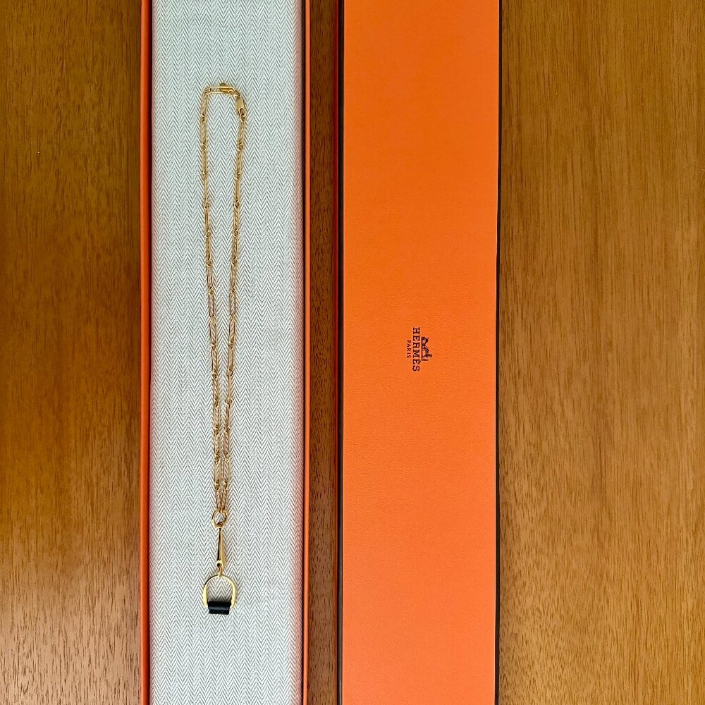 Hermès Heritage Equestre Pendant, Small, Black Leather, Yellow Gold Plated